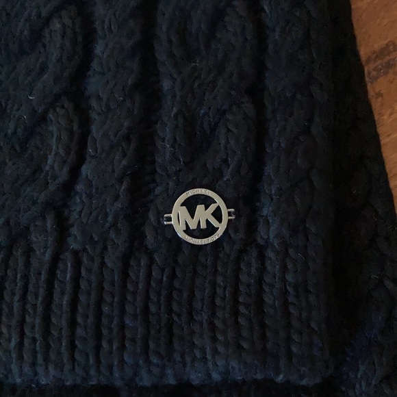 NWT Michael Kors Cable Knit Muffler Scarf in Black One Size - Picture 3 of 8